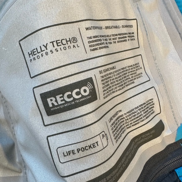 Helly Hansen Aurora Infinity Shell
Jacket - Women's Medium. Like new condition. - Picture 5 of 5